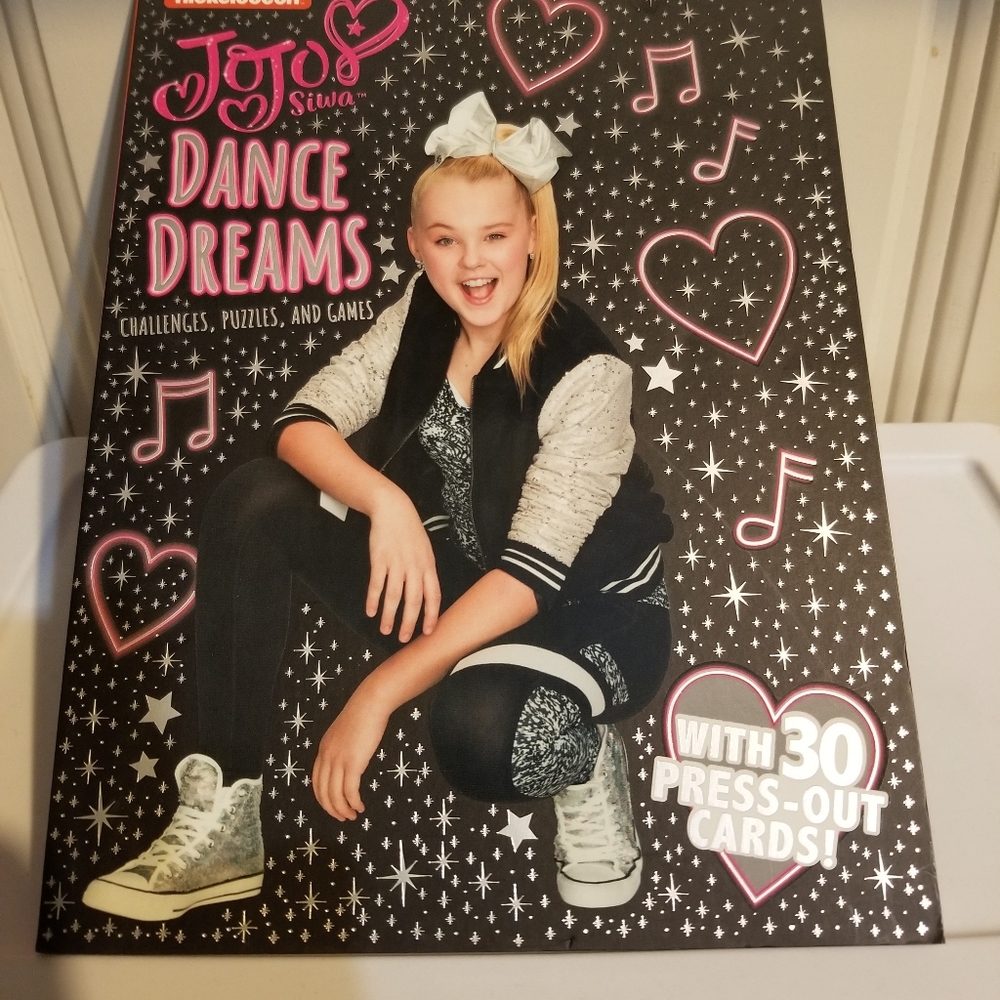 JoJo Siwa Dance Dreams Book